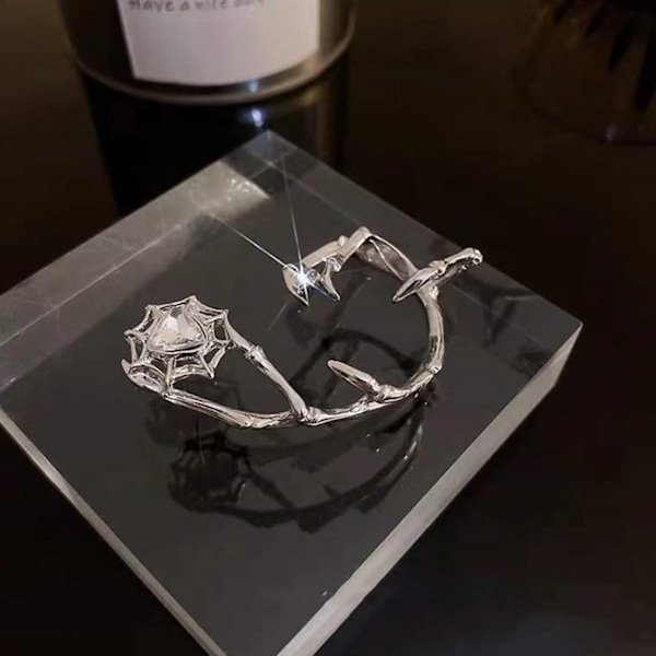 Öronbenklämma Fashionabel Elegant Spindelnät Zinklegering Galvanisering Öron Wrap Crawler för Kvinnor Flickor