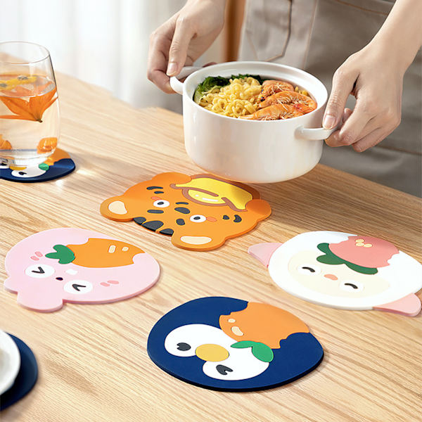 Cartoon Cup Mat Pad Anti Slip Lätt att rengöra Cartoon Värmeisolering Mat för drycker Kaffe Skål Disk Gul Tiger 14,7x14,5cm