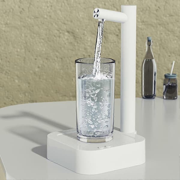 Firkantede baser Bordvannsdispenser USB oppladbar vanndispenser for utendørs drikkedispenser Vit