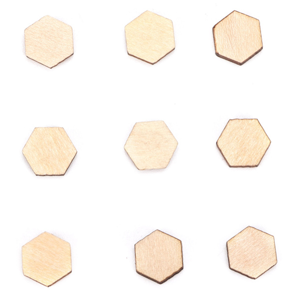600 st träblock 0,4 tum robusta hållbara säkra Doodle-dekoration träflis hexagon för födelsedag bröllop