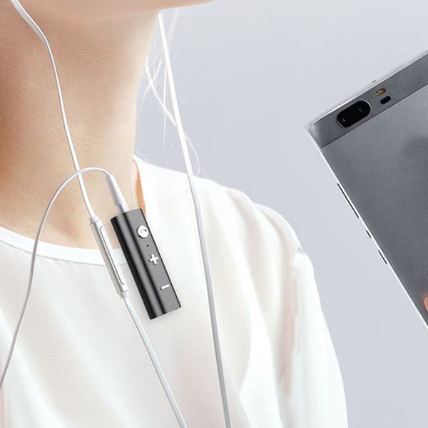 3,5 mm AUX Bluetooth langaton audio kaiutin vastaanotin kuulokemikrofonit adapteri vastaanotin autosarja