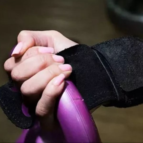 Vektløftende håndgrep 3 hull lær gymnastikkgrep Hånd håndflatebeskytter med håndleddsstropp for Pull Up Fitness Black M