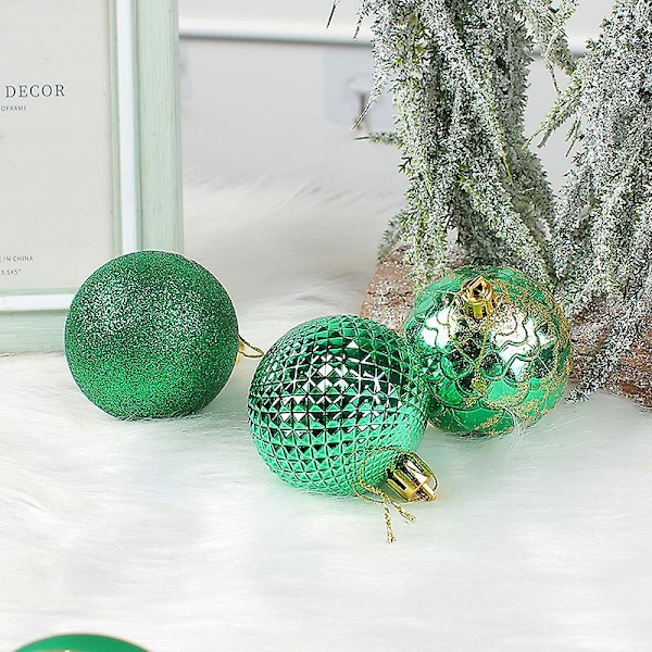 1 låda (grön) julgranskulor, 12 st julgranskulor Julgranskulor, matta