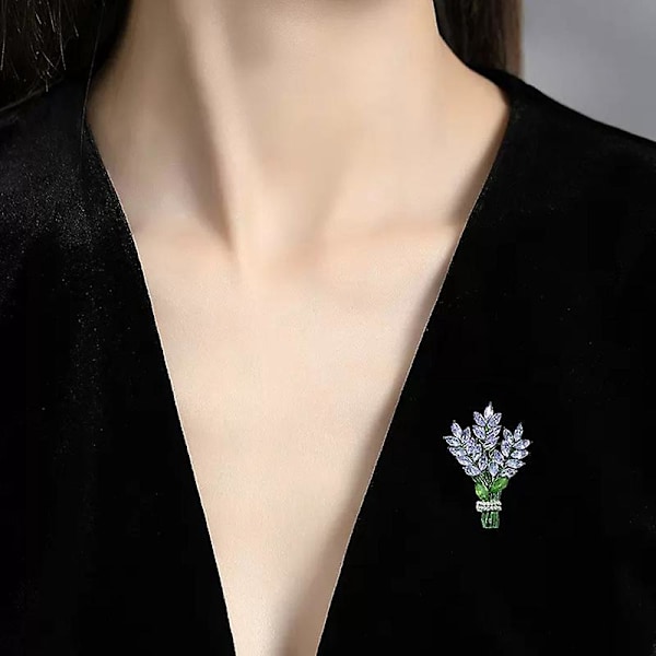 Elegant Lavendelkristall Rhinestone Blomsterbrosch - Handgjord Smyckesaccessoar för Kvinnor och Flickor