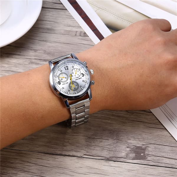 Herre analog ur rustfrit stålrem legeringskasse armbåndsur (hvid)