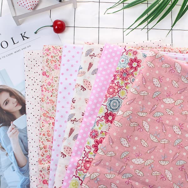 7 stk. rosa blomster bomullsstoff firkanter quilting sying ferdigkuttet DIY for håndverk patchwork (S)