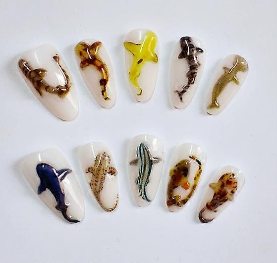 All Match Fake Nails with Fish Decor with Zero Pressure on Nail Bed Design M