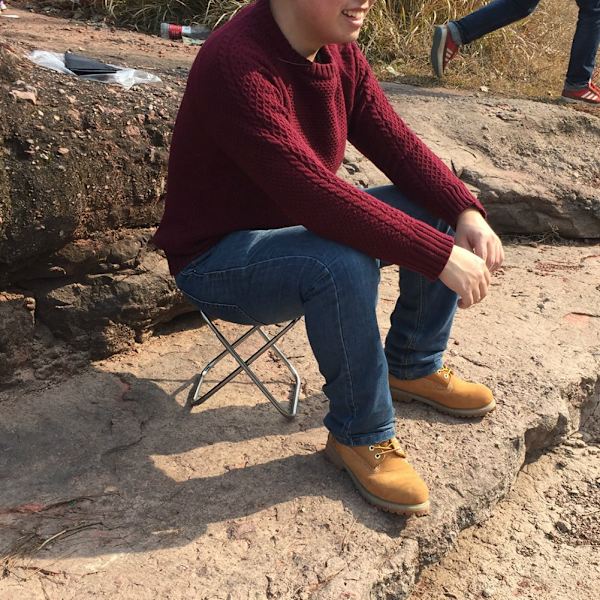 Mini kannettava taittuva jakkara alumiiniseos ulkotuoli kalastukseen retkeilyyn piknikille (hopea, M)