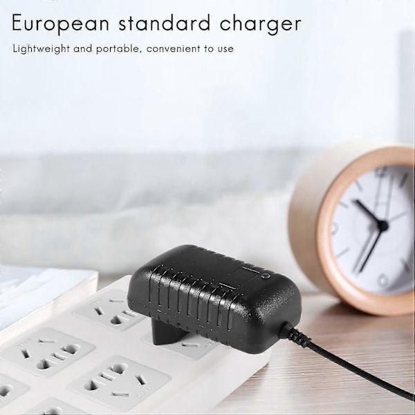 AC 100-240V til DC 9V 2A Adapter Konverter Strømforsyning Lader (EU Plugg)