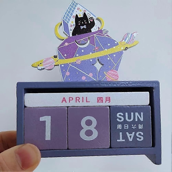 Kreativ skrivebordskalender i tre med permanent blokkvisning av måned, dato og uke, egnet for hjemmekontor