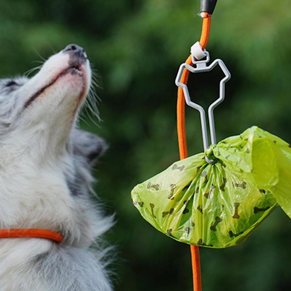 2 ST Hundbajspåshållare för koppel Hundbajspåsehållare Dragrep Toalettväska Dispensers Handsfree klämma för promenader med hunden