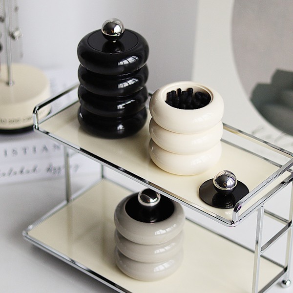 Nordisk stil Qtip-hållare Dispenser Skrivbord Dammtät Bomullstuss Förvaringsbehållare Donut Form Makeup Förvaringslåda med lock Mjölkvit 3 lager
