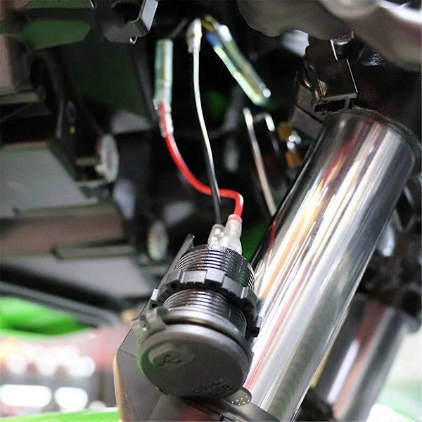 Motorsykkel USB-lader med spenningsdisplay for
