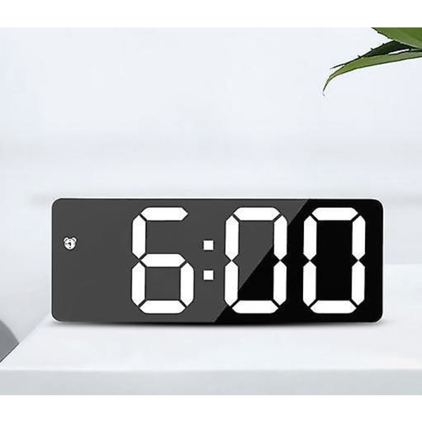 LED-väckarklocka med temperaturvisning, röststyrning, 12/24 timmars digital skrivbords klocka för sovrumsinredning