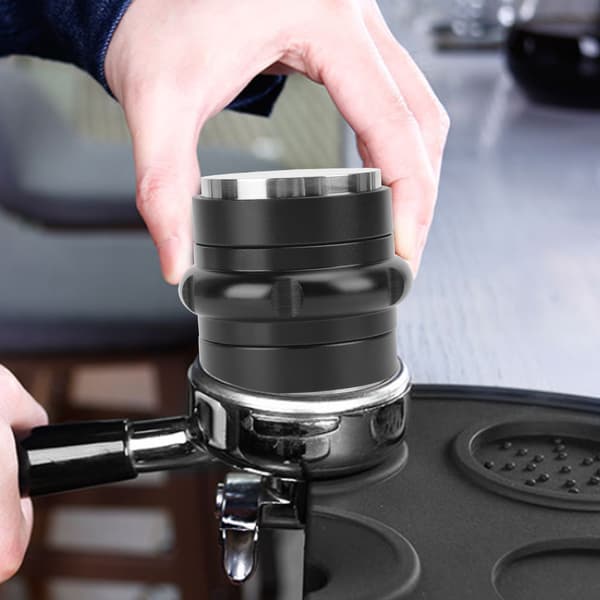 5,8 cm justerbar kaffetamper i rustfritt stål med dobbelthode, flat og 3 vinklede skråninger