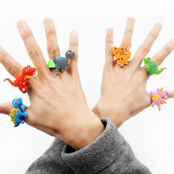 6 st/set Söta tecknade dinosaurie PVC-ringar Mjuka PVC-fingerringar Barnpresent