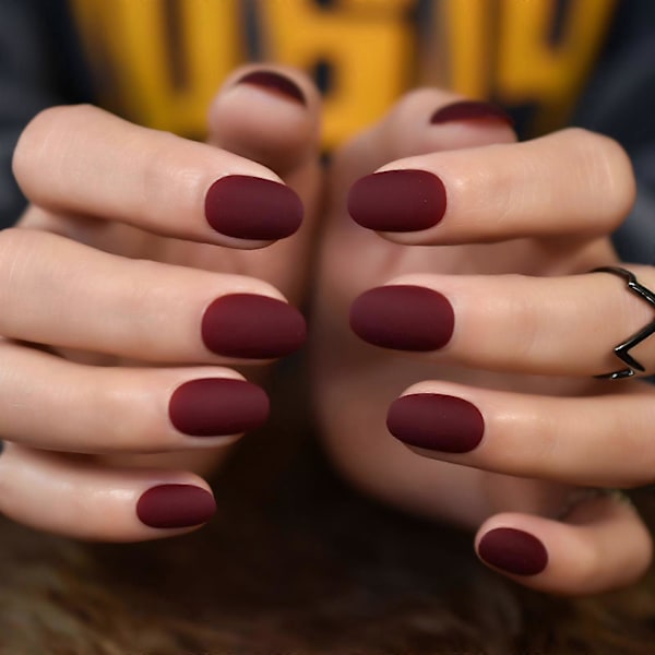 Ovale Matte Ensfarvede Brune Kunstige Negle Simpelt Design til Daglig Håndkunst Pakke med 24 Stykker