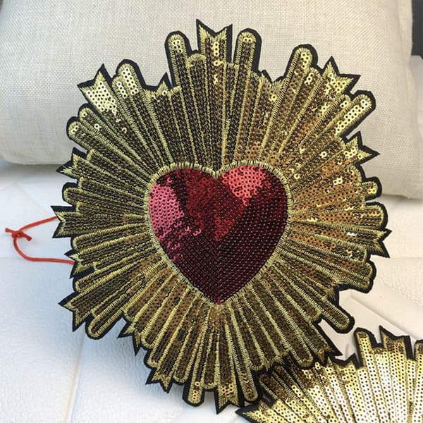 Broderte blomsterlapper med gradientmønster, hudvennlig stoff, DIY-sylapper, strykemerker