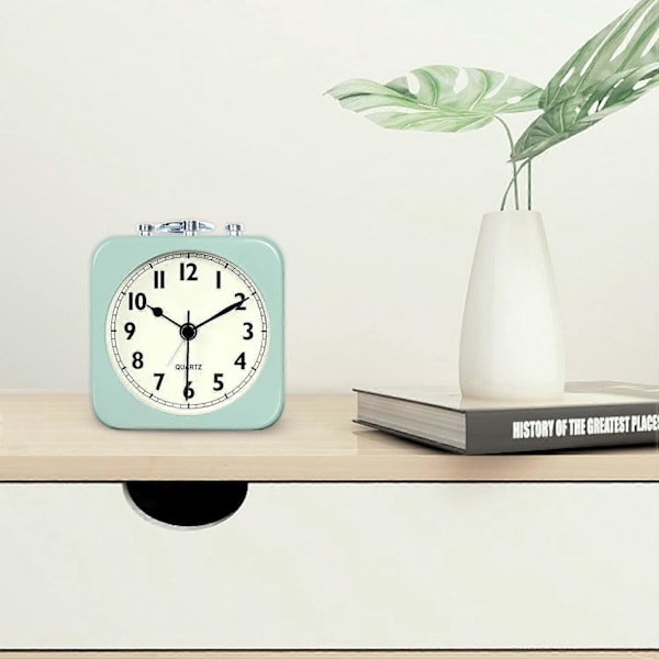 8,5 cm Aqua Grøn Analog Vækkeur Firkantet Lydløs Lille Metal Rejsevækkeure til Børneværelse Sengebord Stue Kontor