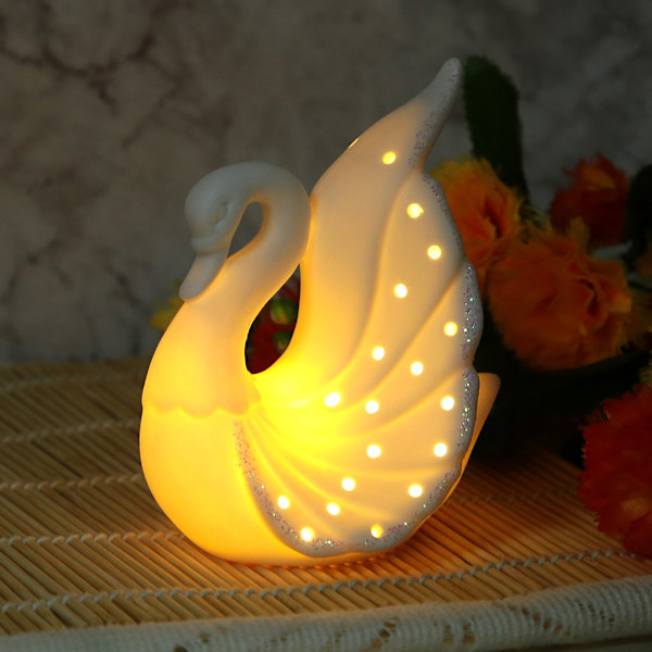 Nydelig delikat LED Swan Light Keramisk dekorasjonslampe for soveroms bokhylle med batteri(B)