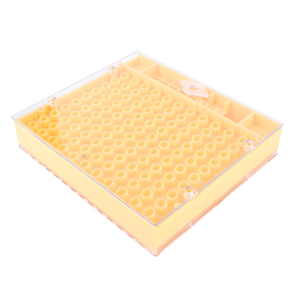 Kit med plastbikupceller, system för drottningodling, odlingslåda, drottningbur, biodlingsverktyg och utrustning