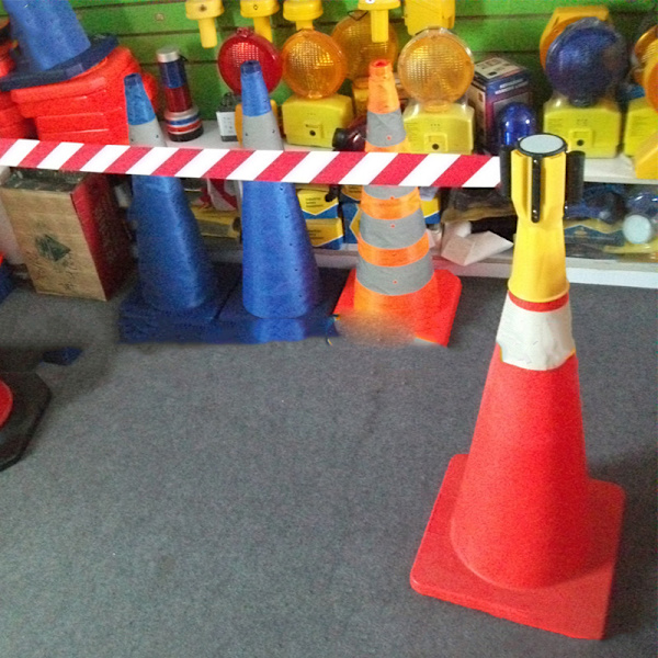 Plastkjegler Barrierekobling Lett Lys Farge Trafikkvarselkjeglekobling for Butikkskole Gul