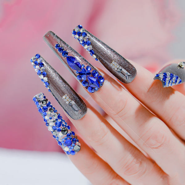 Nagelkonst Dekorationer Set 12 Galler Olika Former Platt Botten Manikyr Dekorativa Ornament för Nagelsalong Rhinestone Blå