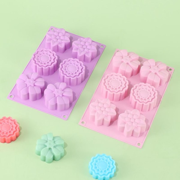 Set med 4 molds i silikon - 6 blommor per form - För att göra isbitar, choklad och tårtdekorationer - Färger: lila, grön och rosa