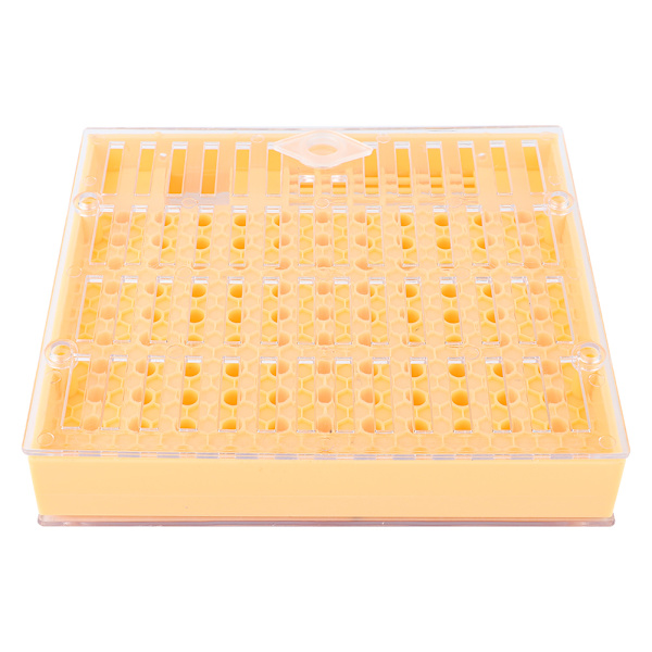Kit med plastbikupceller, system för drottningodling, odlingslåda, drottningbur, biodlingsverktyg och utrustning