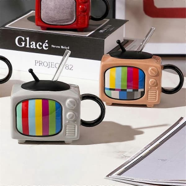 Firkantet keramisk kaffekopsæt med sugerør og retro-tv - Lysegrå
