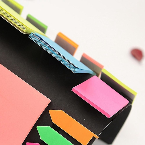 Sæt med sticky notes i forskellige farver, former og størrelser med holder til indsættelse i din ringbind