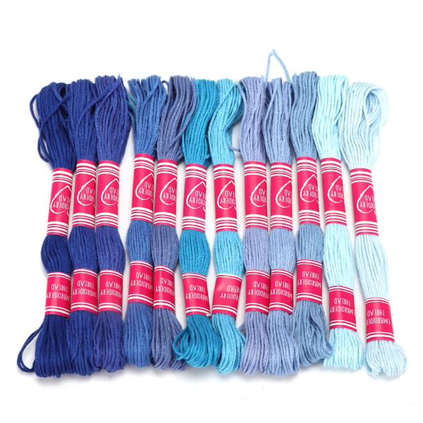 12 stk. broderitråd med gradient lyse farver i polyester til broderielskeres gruppe-håndarbejde (blå serie)
