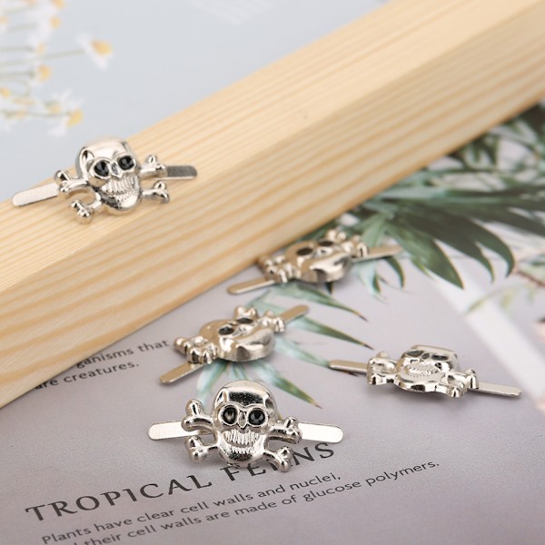 20kpl DIY Rivet Stud Skull Muotoiltu Punk Niitit Rannekoruihin Laukut Vaatteet Nahka AskarteluHopea 13x18mm