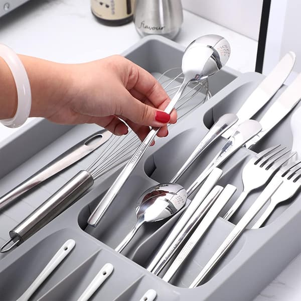 Compact Plastic Cutlery Tray, 17-30 cm, Extendable Cutlery Drawer Organizer, Cutlery Holder for Kitchen Storage