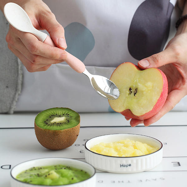Dubbeländade barnskedar Barnfruktpurésked Fruktskrapskedar