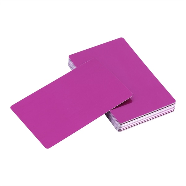 50 kpl vaikuttavaa aihiota laserleimakaiverrettu metalli yrityskäyntikortti (violetti)