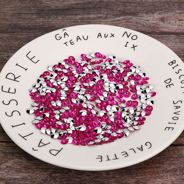 1000 st 8mm Strass Dekorationer i Akryl med Silverpläterad Botten för Bröllop, DIY-Naglar, Skönhet, Dekoration - Roseröd