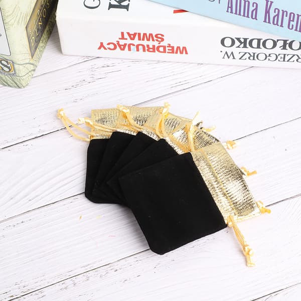 50 stk. 7 x 9 cm Fløjlspose Blød Snørelukning Smykker Bryllupsgave Opbevaringspose Sort