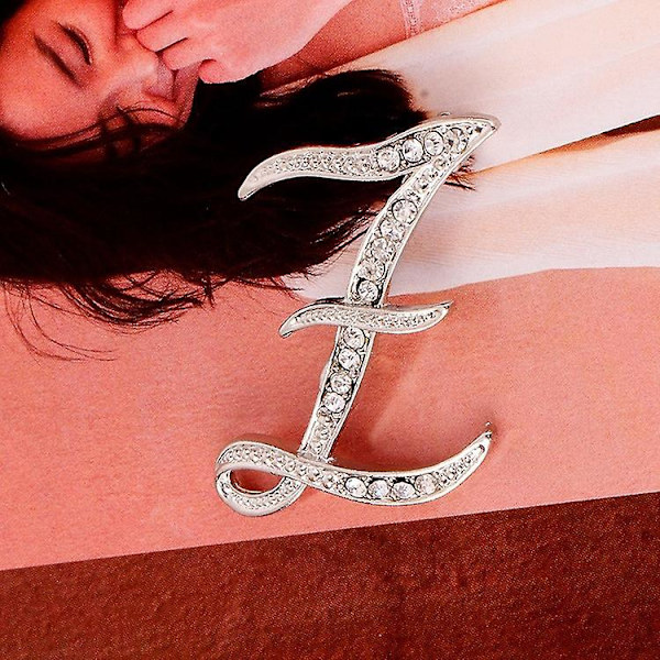 Smyckesset med initialer i silverpläterad metall - broscher med klara kristallbokstäver (5 st)