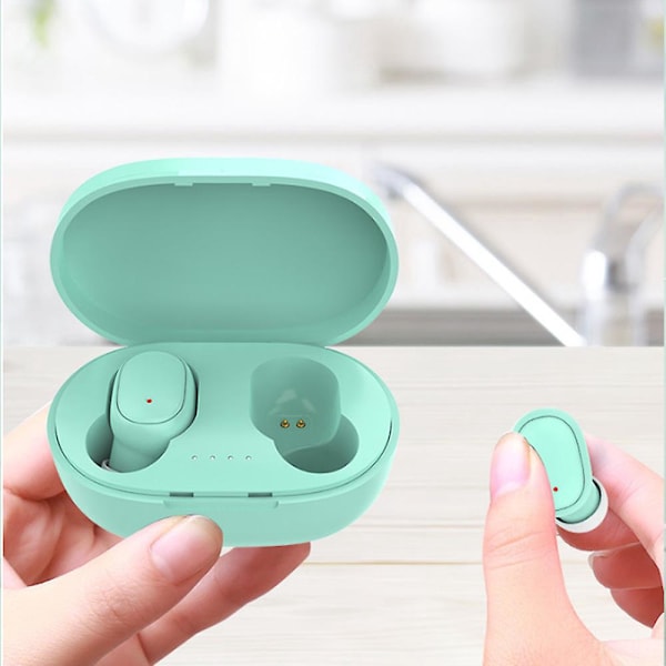 Trådlösa Bluetooth-hörlurar - Upp till 20 timmars batteritid med laddningsfodralet - Integrerad mikrofon för handsfree-samtal - Stabil Bluetooth-anslutning