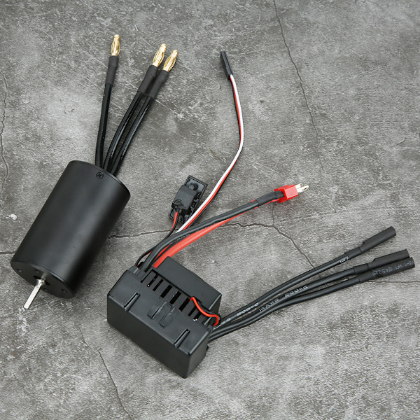 Surpass 3660 Vandtæt 4-polet Børsteløs Motor + 60A ESC RC Bil Tilbehør (Sort)2600KV+60A ESC