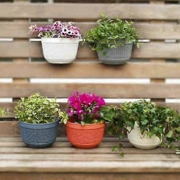 Hängande blomkruka i plast med krokar för trädgård, balkong, uteplats, utomhus 21 x 13,5 cm, vit.
