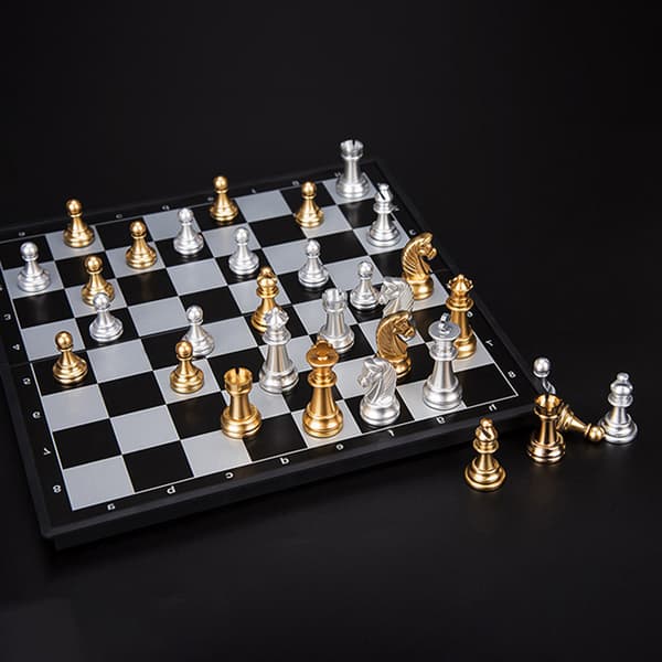 Utsökt Schackspel Medeltida Schackset Med Schackbräde 32 Schackpjäser Magnetiskt Schackset