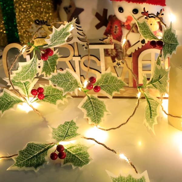 Julgransdekoration, 2 meter 20 lampor LED röda bärslingor
