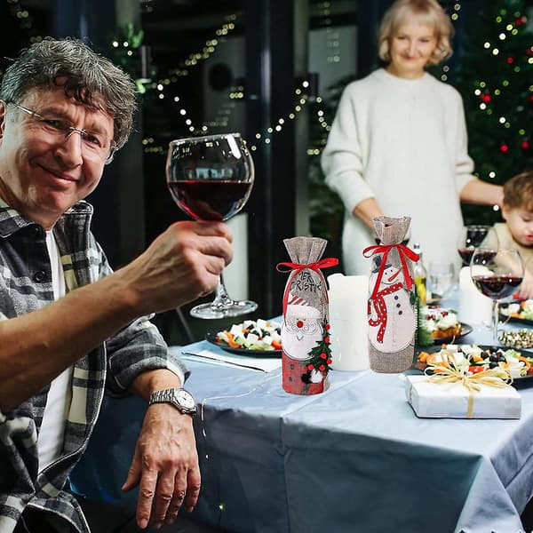 4 Vinflaskpåsar med Jultomte & Snögubbe, Julklappsinslagning