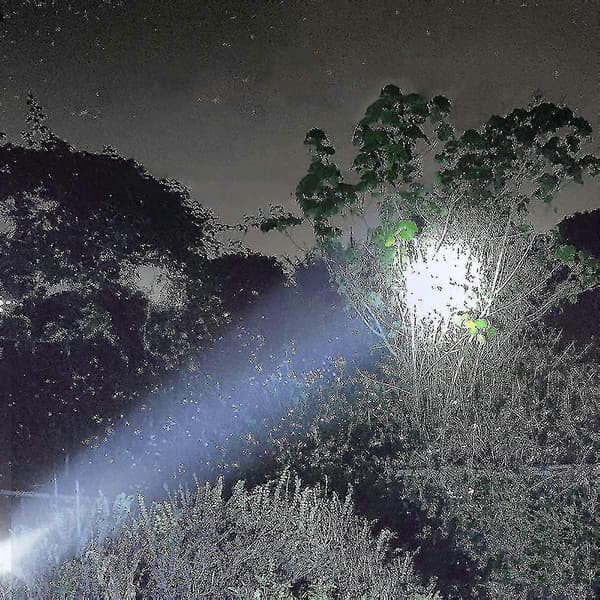 Aurinko-/ladattava monitoiminen 1000 lumenin LED-taskulamppu hätävilkulla