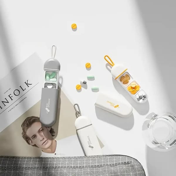 Bærbar mini medisinboks med tre-roms design