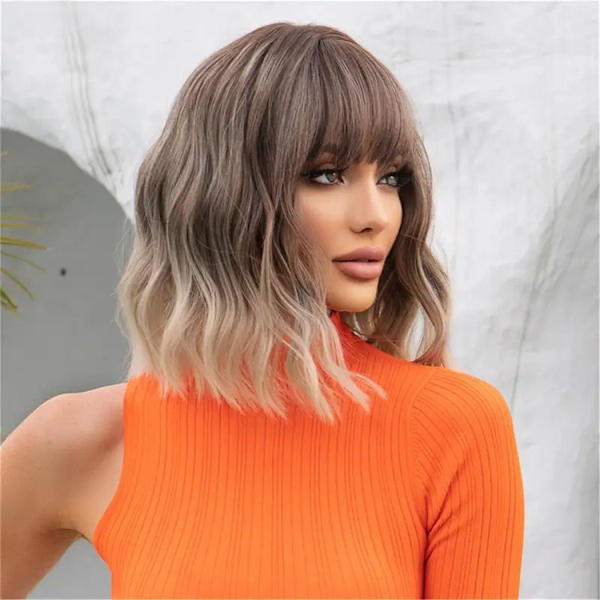 Naturlig kort lockig blond gradient peruk för kvinnor