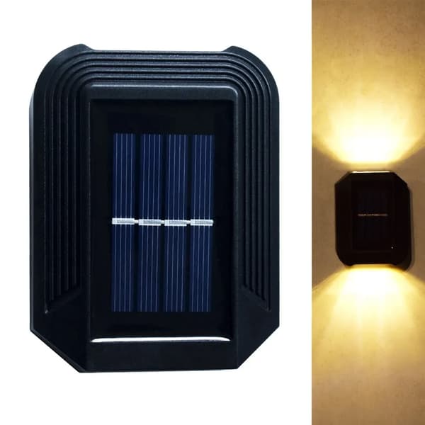 2 stk hagevegglamper, varmt hvitt