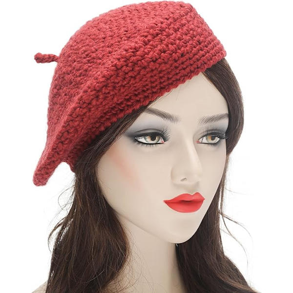 Vinterstrikket beret for kvinner i rød